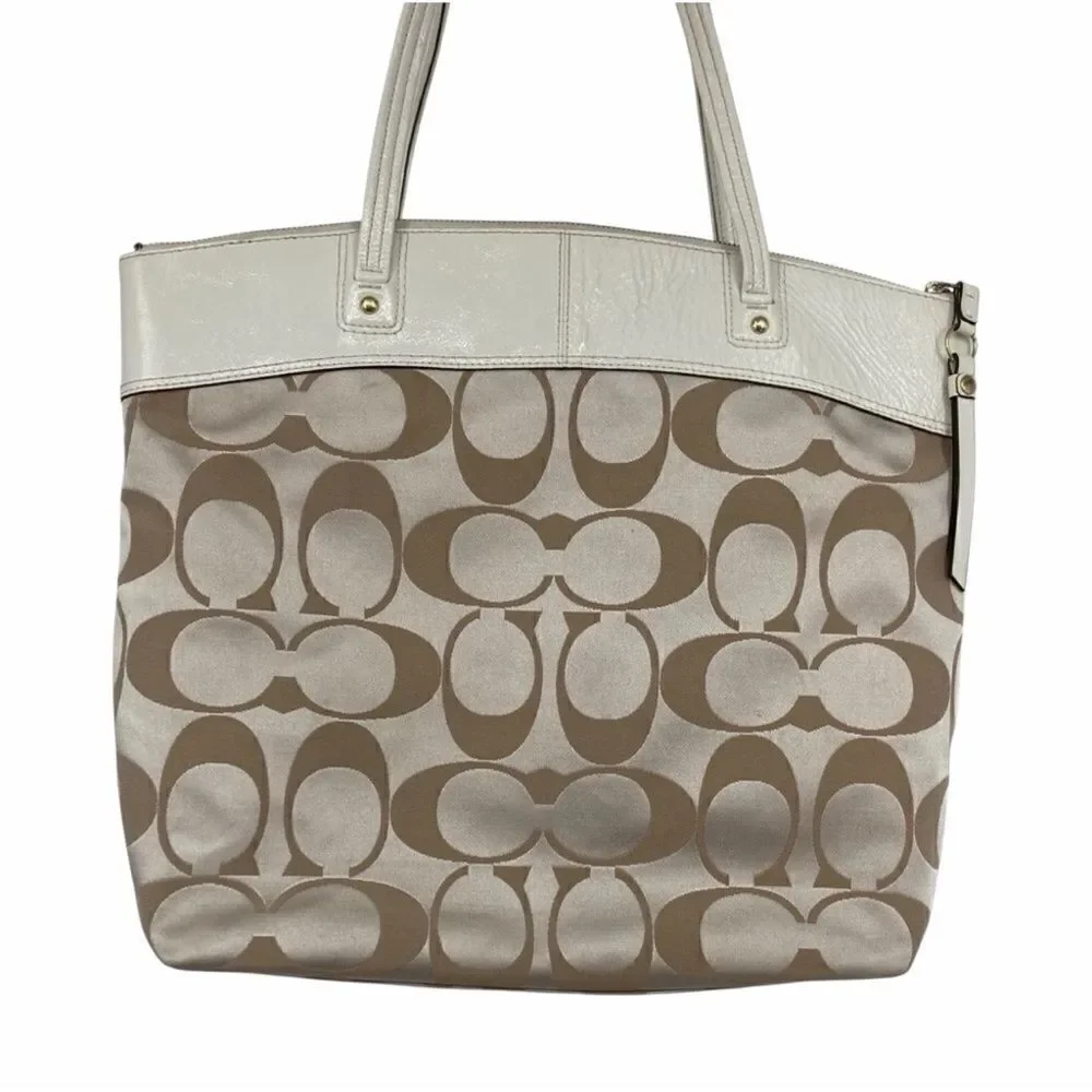 Coach Laura F 18835 Fabric Signature C Patent Leather Trim Large Tote